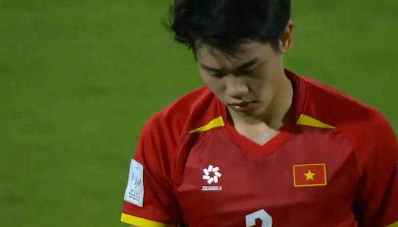 500彩票网直播官方-阮庭北染红离场！飞踹对手小腿，主帅看傻眼，传射建功险送点